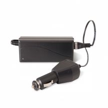 Laturi auton 12V pistokkeelle